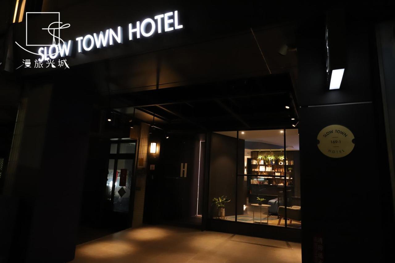 Slow Town Hotel-Glowing Taichung Exterior photo